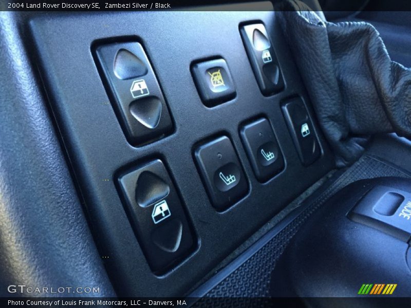 Zambezi Silver / Black 2004 Land Rover Discovery SE