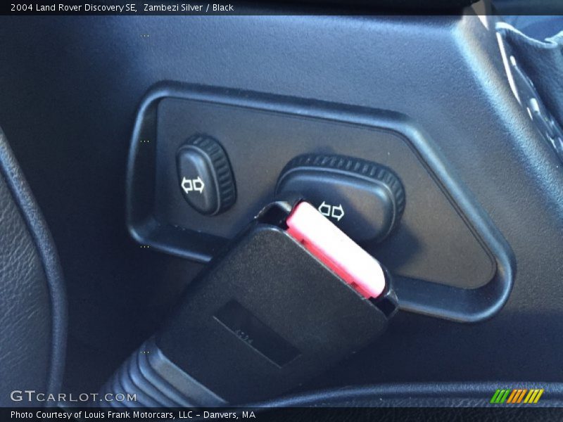 Zambezi Silver / Black 2004 Land Rover Discovery SE