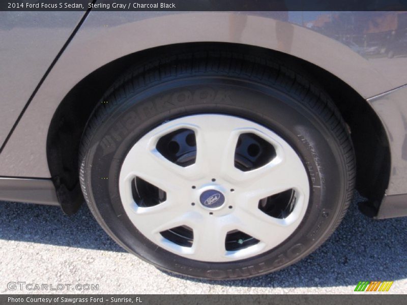 Sterling Gray / Charcoal Black 2014 Ford Focus S Sedan