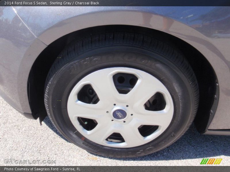 Sterling Gray / Charcoal Black 2014 Ford Focus S Sedan