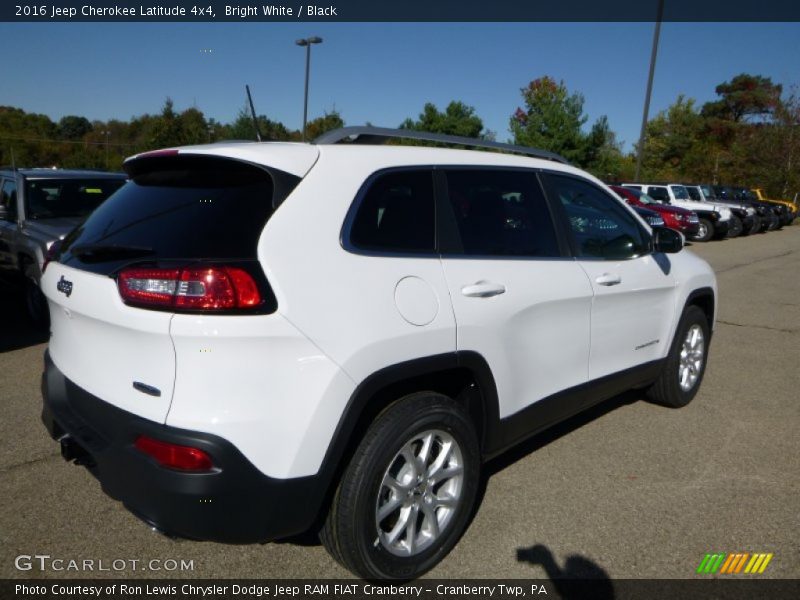 Bright White / Black 2016 Jeep Cherokee Latitude 4x4