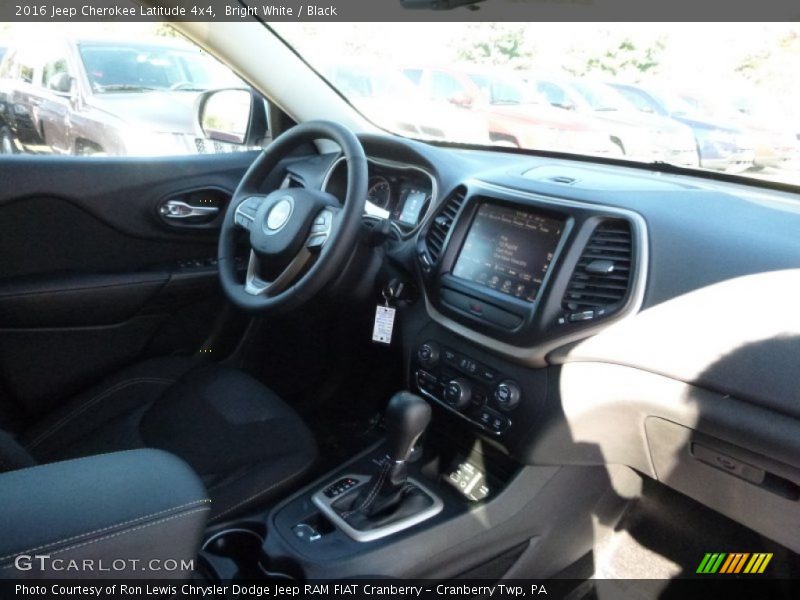 Bright White / Black 2016 Jeep Cherokee Latitude 4x4