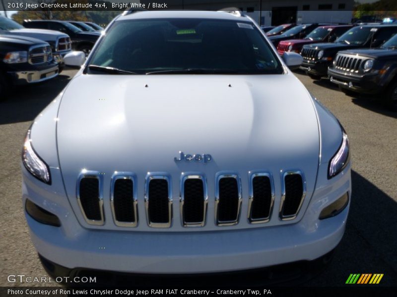 Bright White / Black 2016 Jeep Cherokee Latitude 4x4