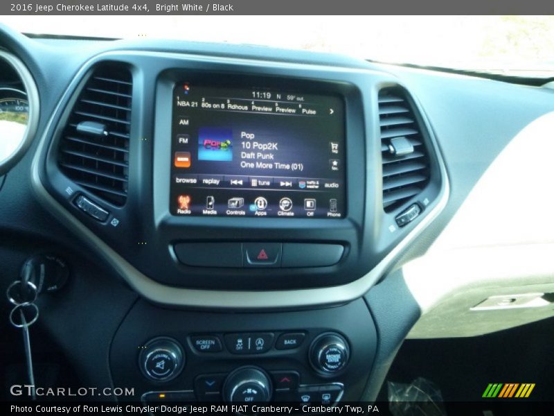 Bright White / Black 2016 Jeep Cherokee Latitude 4x4
