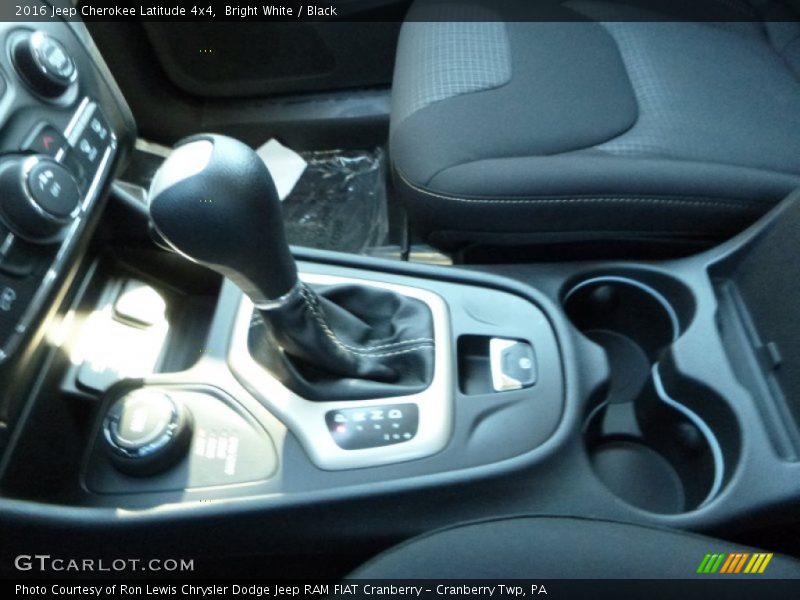 Bright White / Black 2016 Jeep Cherokee Latitude 4x4