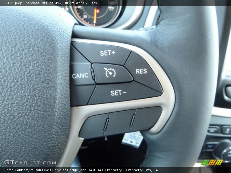 Bright White / Black 2016 Jeep Cherokee Latitude 4x4