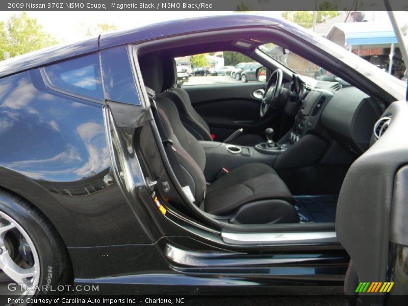 Magnetic Black / NISMO Black/Red 2009 Nissan 370Z NISMO Coupe