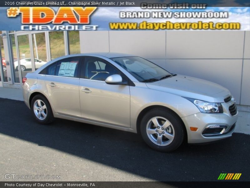 Champagne Silver Metallic / Jet Black 2016 Chevrolet Cruze Limited LT