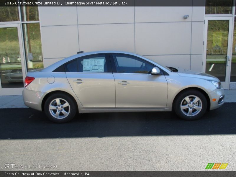 Champagne Silver Metallic / Jet Black 2016 Chevrolet Cruze Limited LT