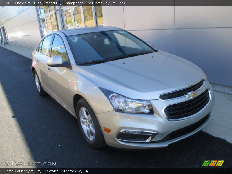 Champagne Silver Metallic / Jet Black 2016 Chevrolet Cruze Limited LT