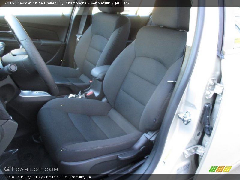 Champagne Silver Metallic / Jet Black 2016 Chevrolet Cruze Limited LT