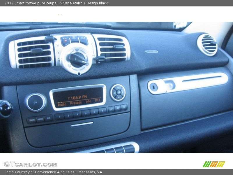 Silver Metallic / Design Black 2012 Smart fortwo pure coupe
