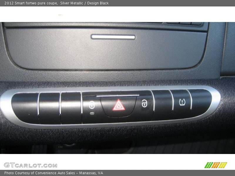 Silver Metallic / Design Black 2012 Smart fortwo pure coupe