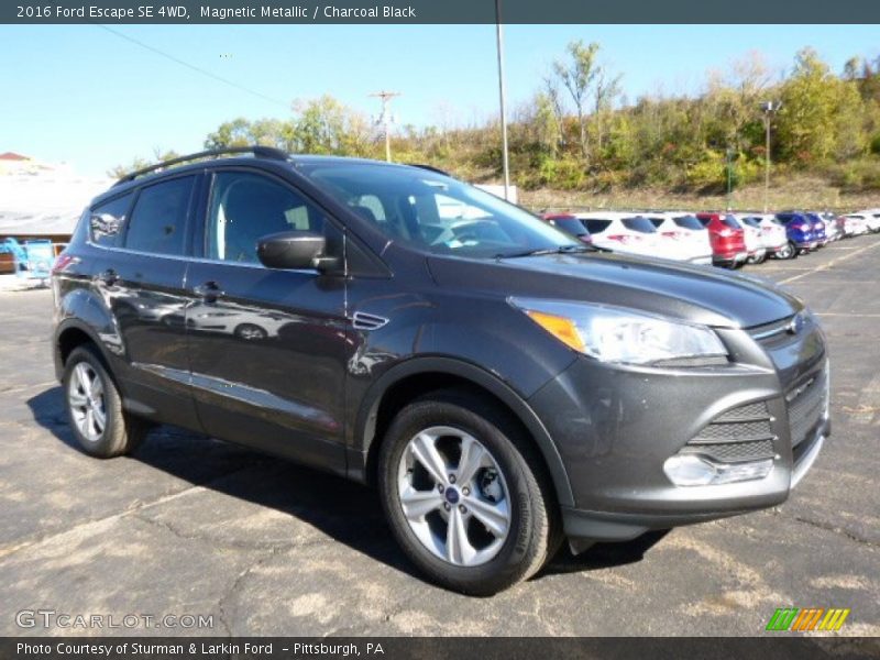 Magnetic Metallic / Charcoal Black 2016 Ford Escape SE 4WD