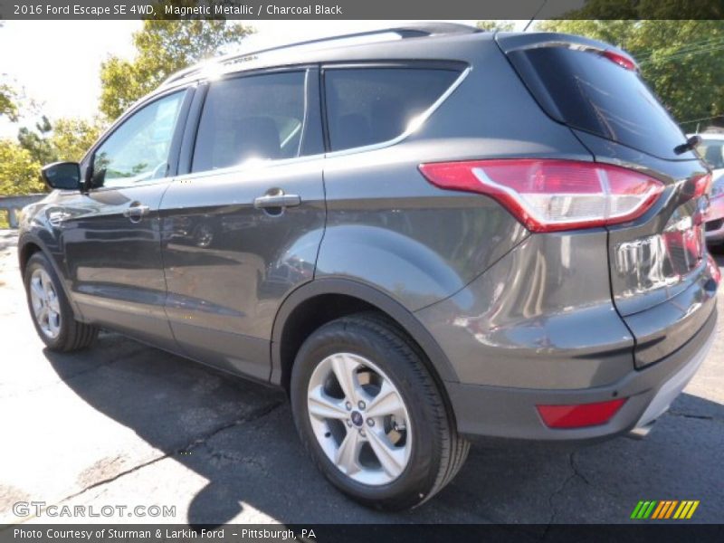 Magnetic Metallic / Charcoal Black 2016 Ford Escape SE 4WD