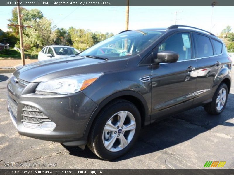 Magnetic Metallic / Charcoal Black 2016 Ford Escape SE 4WD