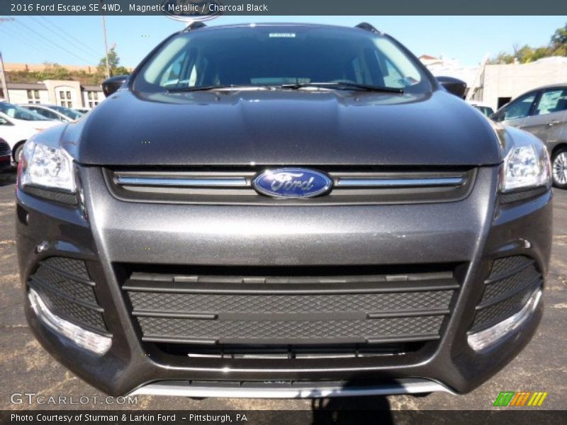 Magnetic Metallic / Charcoal Black 2016 Ford Escape SE 4WD