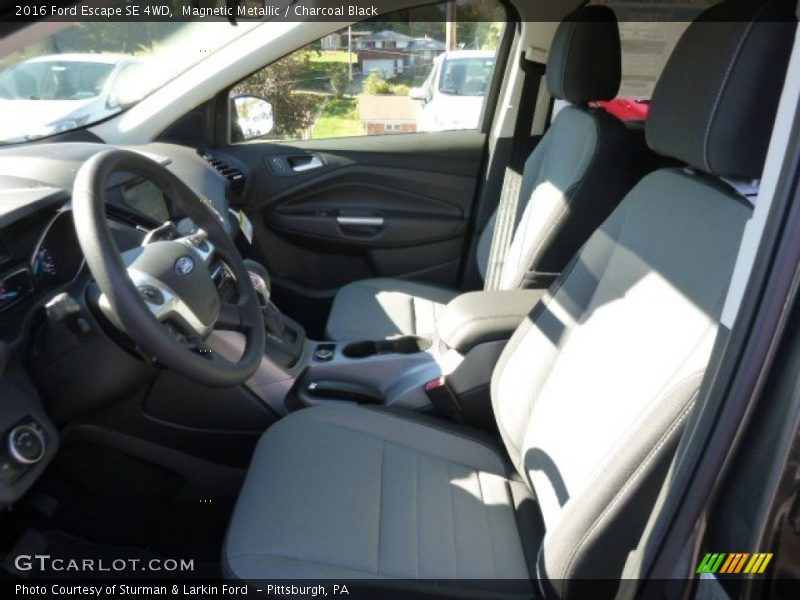 Magnetic Metallic / Charcoal Black 2016 Ford Escape SE 4WD