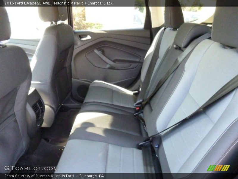 Magnetic Metallic / Charcoal Black 2016 Ford Escape SE 4WD