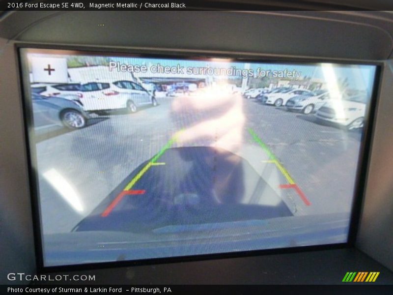 Magnetic Metallic / Charcoal Black 2016 Ford Escape SE 4WD