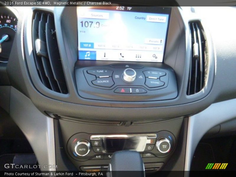 Magnetic Metallic / Charcoal Black 2016 Ford Escape SE 4WD