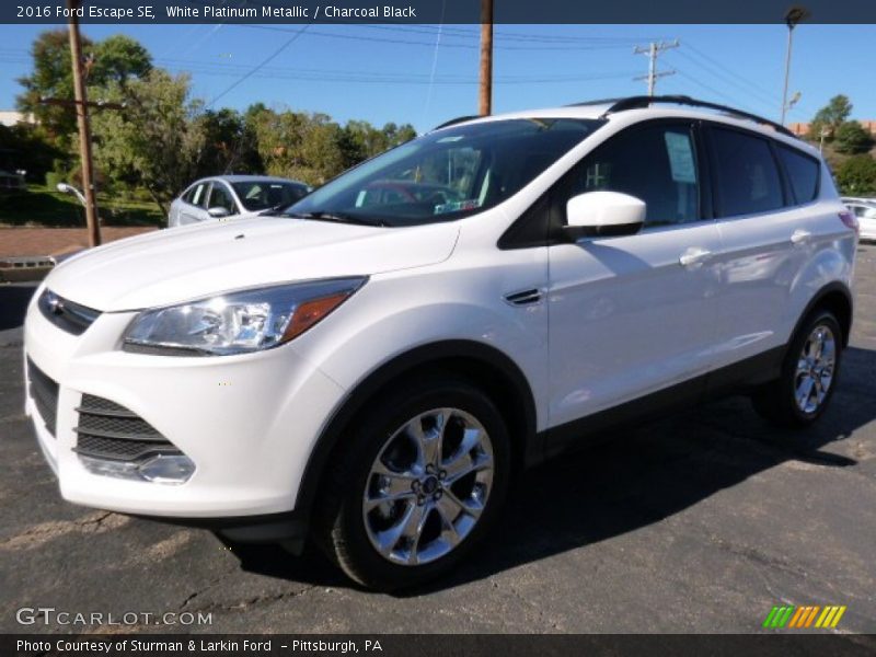 White Platinum Metallic / Charcoal Black 2016 Ford Escape SE