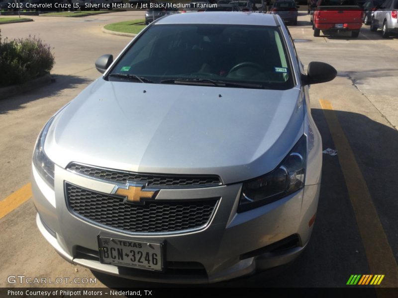 Silver Ice Metallic / Jet Black/Medium Titanium 2012 Chevrolet Cruze LS