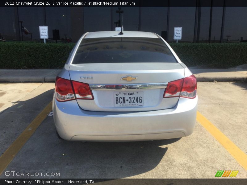 Silver Ice Metallic / Jet Black/Medium Titanium 2012 Chevrolet Cruze LS