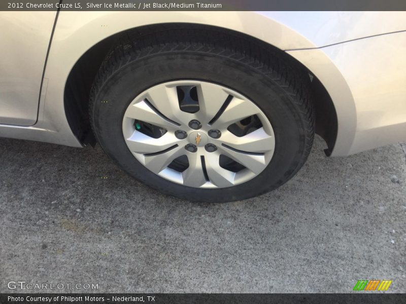 Silver Ice Metallic / Jet Black/Medium Titanium 2012 Chevrolet Cruze LS
