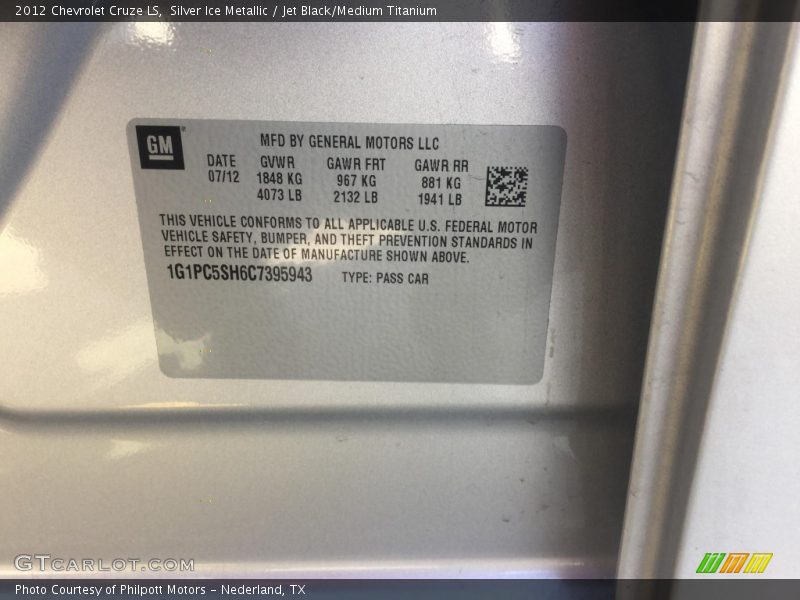 Silver Ice Metallic / Jet Black/Medium Titanium 2012 Chevrolet Cruze LS