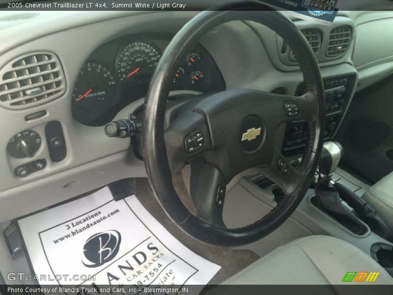 Summit White / Light Gray 2005 Chevrolet TrailBlazer LT 4x4