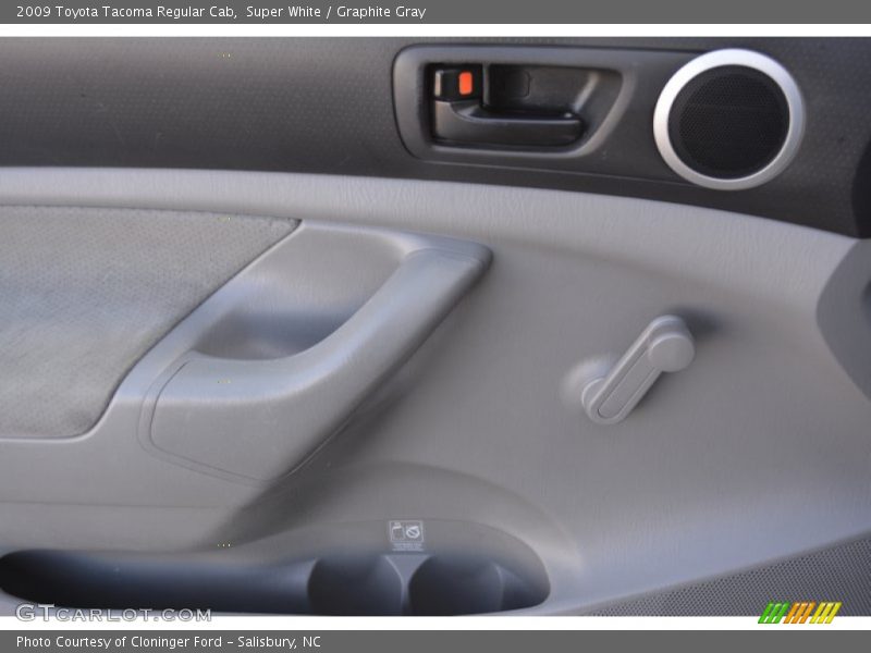 Super White / Graphite Gray 2009 Toyota Tacoma Regular Cab