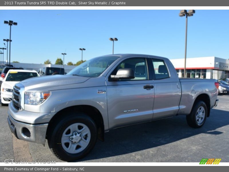 Front 3/4 View of 2013 Tundra SR5 TRD Double Cab