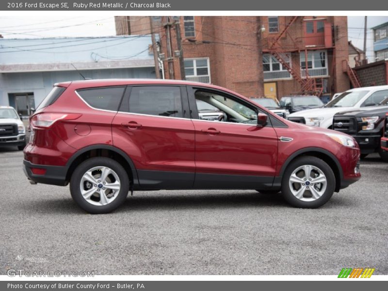  2016 Escape SE Ruby Red Metallic