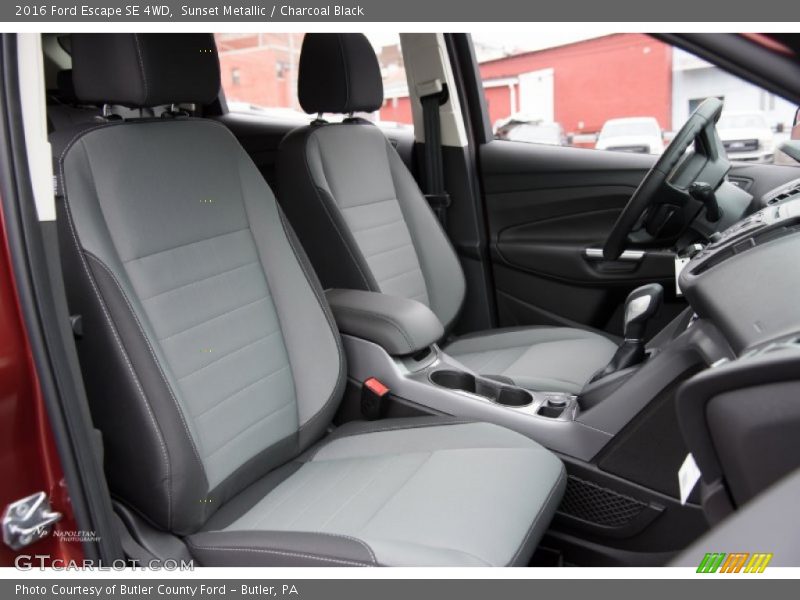 Sunset Metallic / Charcoal Black 2016 Ford Escape SE 4WD