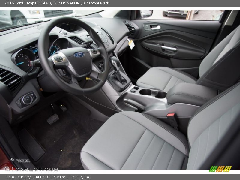 Sunset Metallic / Charcoal Black 2016 Ford Escape SE 4WD