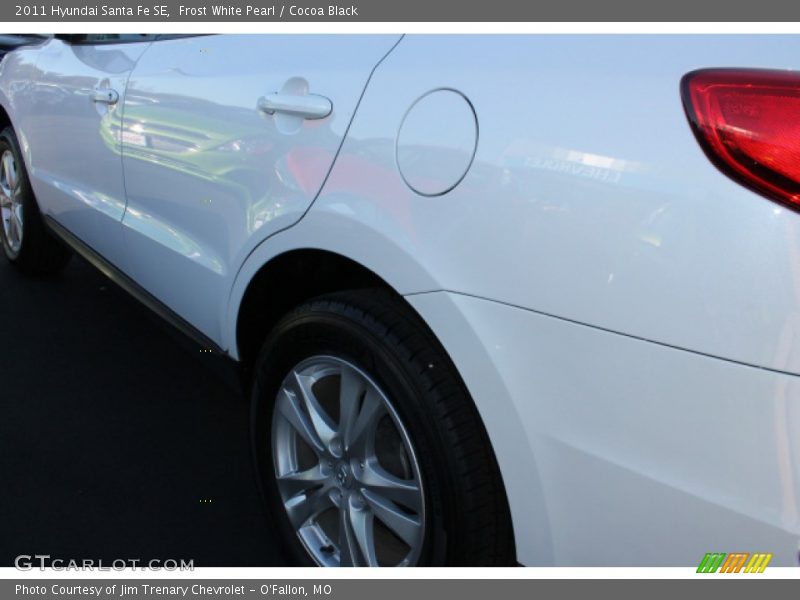 Frost White Pearl / Cocoa Black 2011 Hyundai Santa Fe SE
