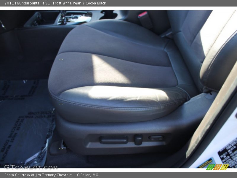 Frost White Pearl / Cocoa Black 2011 Hyundai Santa Fe SE