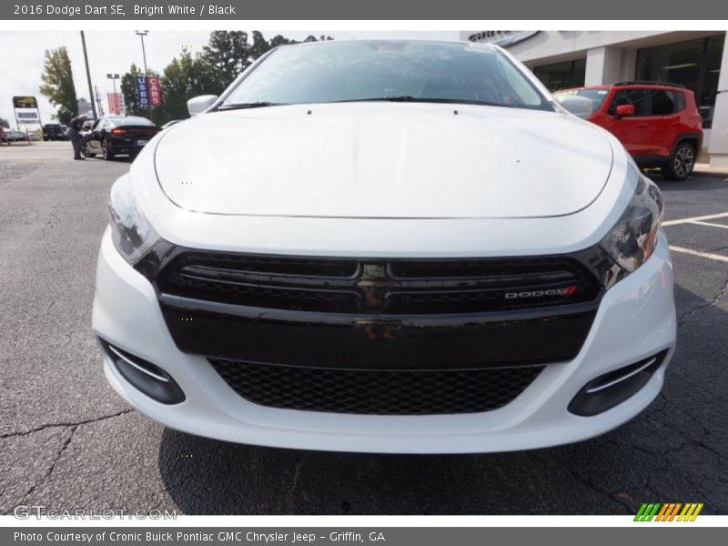 Bright White / Black 2016 Dodge Dart SE
