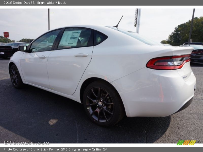 Bright White / Black 2016 Dodge Dart SE