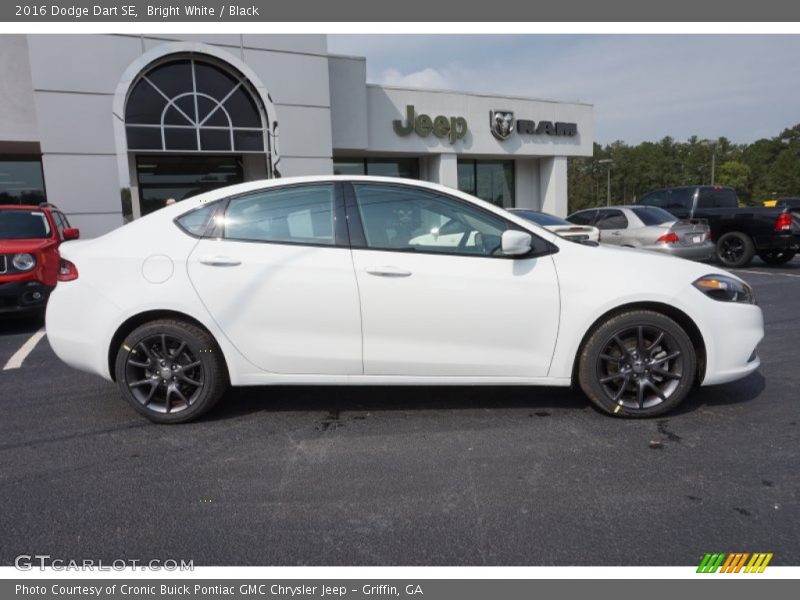 Bright White / Black 2016 Dodge Dart SE