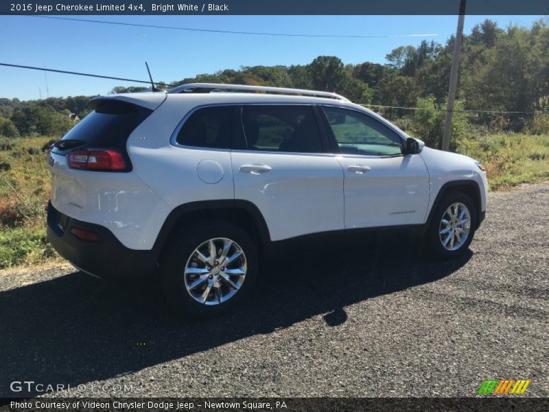 Bright White / Black 2016 Jeep Cherokee Limited 4x4