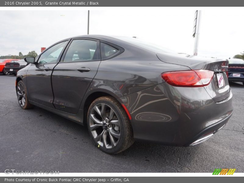 Granite Crystal Metallic / Black 2016 Chrysler 200 S