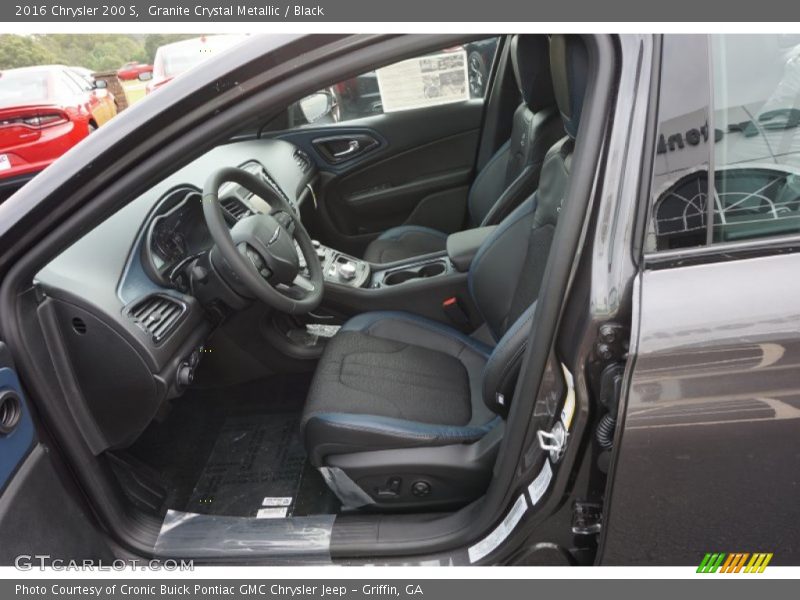 Granite Crystal Metallic / Black 2016 Chrysler 200 S