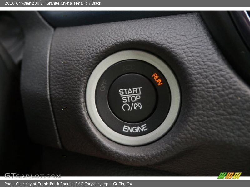 Granite Crystal Metallic / Black 2016 Chrysler 200 S