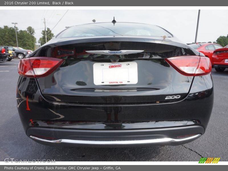 Black / Black 2016 Chrysler 200 Limited