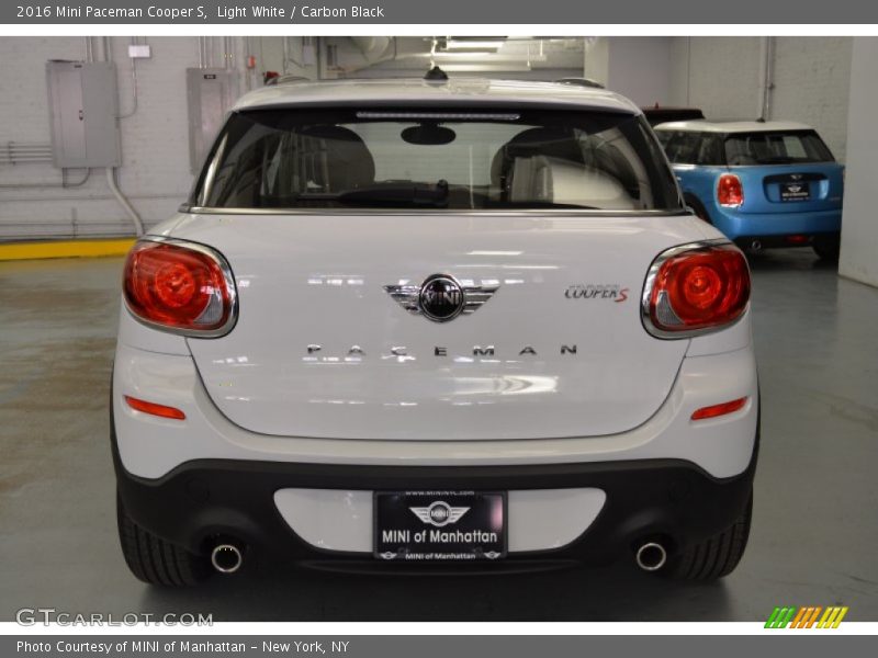 Light White / Carbon Black 2016 Mini Paceman Cooper S
