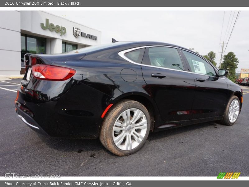 Black / Black 2016 Chrysler 200 Limited