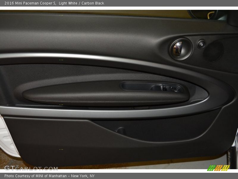 Light White / Carbon Black 2016 Mini Paceman Cooper S