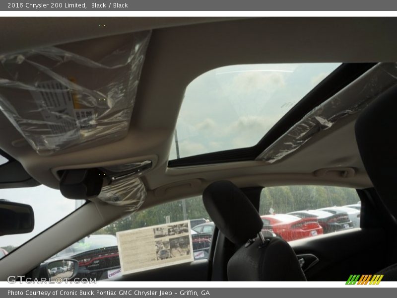 Black / Black 2016 Chrysler 200 Limited